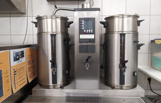 Keuken - Rondfilterapparaat voor koffie, met heet water kraan